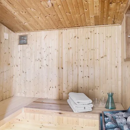 Awesome In With Sauna Сasa de vacaciones